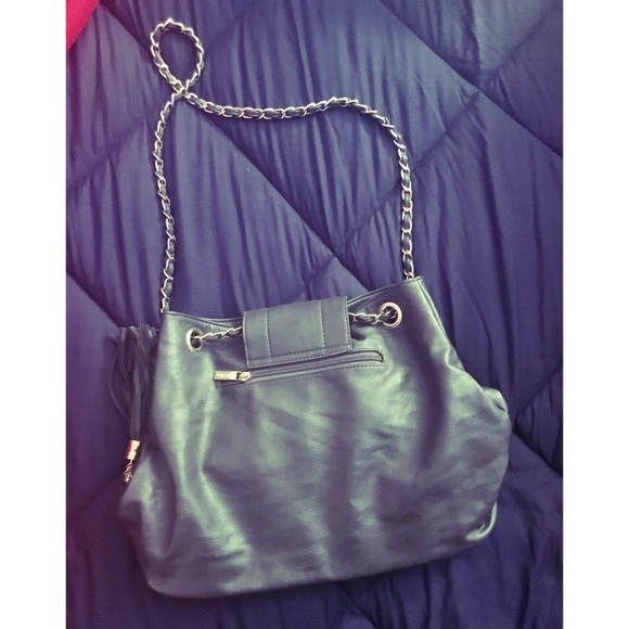 Gray shoulder bag. Gold exterior features. - Picture 2 of 2